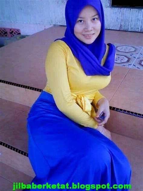 Ada banyak pembahasan tentang cewe pake lejing ketat yang dapat anda temukan di sini. Cewek Berkerudung Cantik Dengan Kaos Kuning