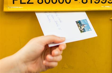 Das nötige porto können sie hier gleich online kaufen. Deutsche Post: Porto für einen Brief steigt von 70 auf 80 ...