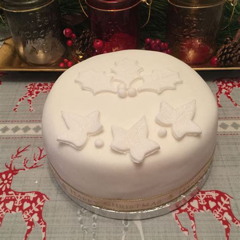 Dame mary rosa alleyne hunnings dbe (née berry; White Christmas cake. Rich fruit cake recipe from Mary ...