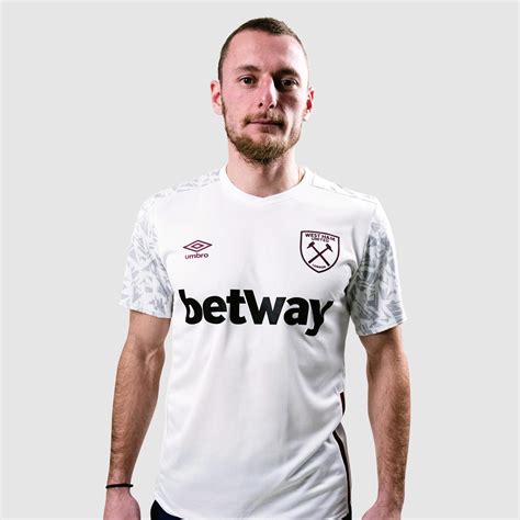 Order now official umbro west ham united fc men's home jersey 2018/2019. WEST HAM 20/21 ADULTS TRAINING JERSEY