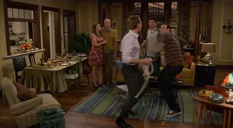 How i met your mother is an american sitcom that originally aired on cbs from september 19, 2005, to march 31, 2014. How I Met Your Mother, "Slapsgiving" | 12 Thanksgiving TV ...