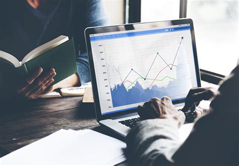 The sistema especial de liquidação e custodia (selic) (special clearance and escrow system) is the brazilian central bank's system for performing open market operations in execution of monetary policy. Selic Hoje: Aprenda Como Calcular a Taxa Atual e Histórica