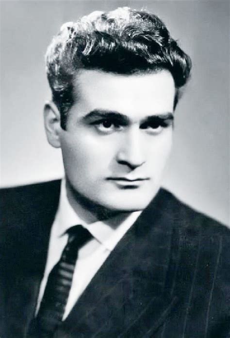 Кахи кавсадзе родился 5 июня 1935 года в тбилиси. Кахи Кавсадзе | Знаменитые парни, Актер, Знаменитости