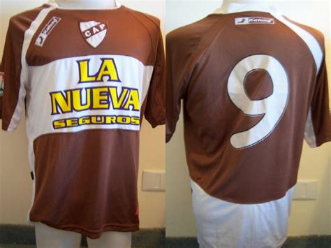 The club nickname is calamar (squid) after the journalist palacio zino . Platense Visitante Camiseta de Fútbol 2006 - 2007.