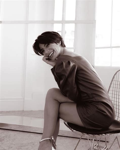 I love to knit and have been doing it for years, though more obsessively since 2007. Carolina Carvalho surpreende com corte radical no cabelo ...