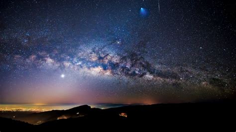 Langit malam bintang kosmos suasana gelap bintang jatuh. Karakteristik Bintang Sirius, Bintang Paling Terang di ...