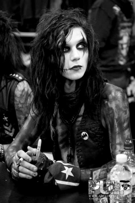 Подписчиков, 257 подписок, 83 публикаций — посмотрите в instagram фото и видео emo emo band | امو بند. .black veil brides band, goth makeup | Энди бирсак ...