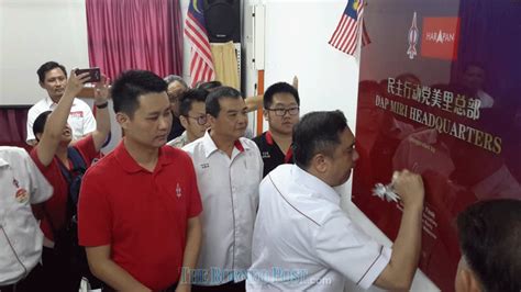 Hozirda u lavozimni egallab turibdi demokratik harakatlar partiyasi (dap) sarawak kotibi va pakatan harapan (ph) sarawak kotibi. Damper on state's Bintulu Port takeover plan | Borneo Post ...