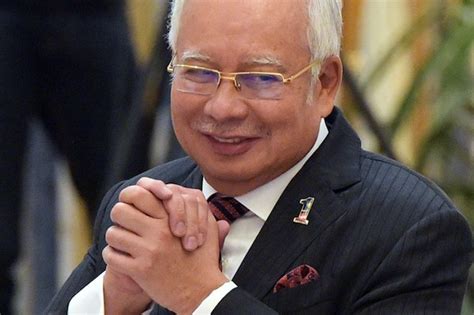 Maak nie toegelaat om 'n onderhoud verswelg. Why Najib chose the forex scandal to whack Mahathir ...