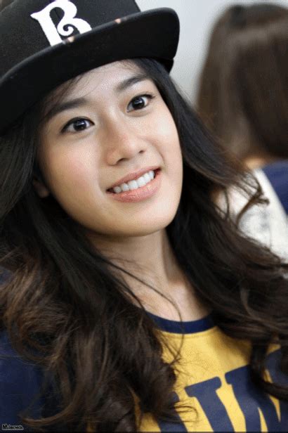 เบลล์), is a thai actress.she was born on september 16, 1995. PiCCliP เบลล์ เขมิศรา พลเดช Hormones วัยว้าวุ่น @ Zaap ...