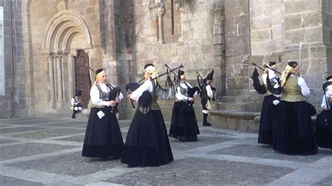 The people and language of galicia in n. พาชมดนตรีพื้นเมืองชาวGalician (Galicia gaita) Galicia ...