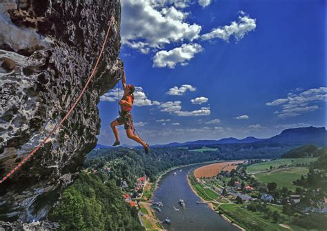 Meaning of cliffhanger in english. cliffhanger Foto & Bild | erwachsene, action, menschen ...