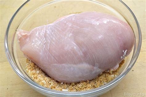 Prepara i noodles e lasciali appendere in uno scolapasta per asciugarli un po'. » Tagliata di pollo - Ricetta Tagliata di pollo di Misya