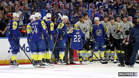 O'ree releases book, not slowing down at 85. Hádzali po ňom čierne mačky. Bol jednooký astronaut v NHL ...