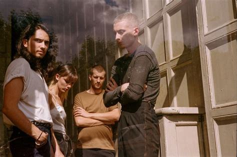 Sadie cleary is a former member of the band. Pin by npr Shawty on wolf alice/Ellie | Wolf alice, Wolf ...