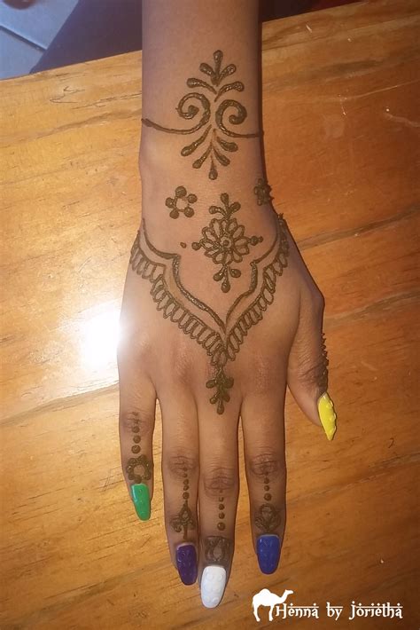 Kamu bisa menyimpan gambar ini secara gratis. Simple henna hand with lego nails | Simple henna, Henna hand tattoo, Lego nails