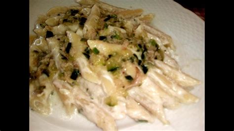 This is the english version of the very simple recipe:pasta con panna e pancetta* pasta with cream sauce and baconingredients:water and. Pasta zucchine pancetta tonno e panna - YouTube