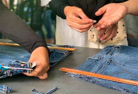 Mari jeans stick strip di cardboard! Kreatif! Beg tote dari jeans terpakai jana pendapatan ...