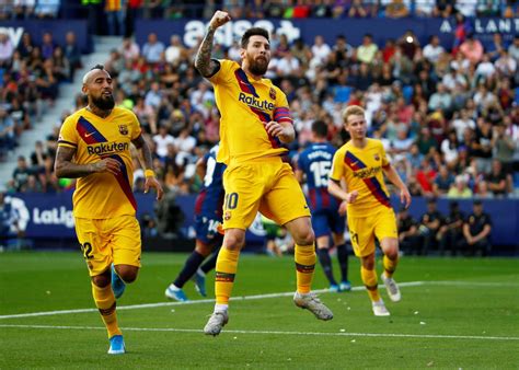 Барселона потеряла очки в третьем из четырех последних матчей чемпионата. Леванте Барселона - Три гола за десять минут: Барселона ...