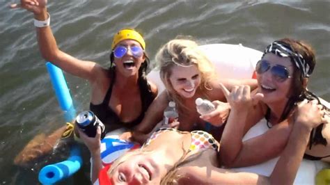 Girls flashing around party cove. Party Cove Lake Lewisville TX - July 4th Weekend 2011 ...