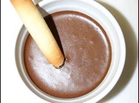 Passo a passo como fazer a receita mousse de chocolate no liquidificador. Receita de Mousse de chocolate de liquidificador | CyberC...