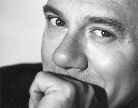 Un modestissimo investigatore privato, ex carabiniere, arturo merlino (carlo verdone), ridotto ormai ad accettare piccoli lavori come ritrovare gatti e cani, si trova un giorno ad aprire la porta. ILMIOLIBRO - Festa del papà: le dieci frasi più belle ...
