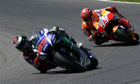 Al mugello dominio di jorge lorenzo nelle prove libere del venerdì, lo spagnolo è stato il più veloce nelle prove libere del venerdì al mugello, teatro domenica del gran premio d'italia, dominio assoluto. MotoGP: Jorge Lorenzo Wins Mugello Thriller over Marc ...