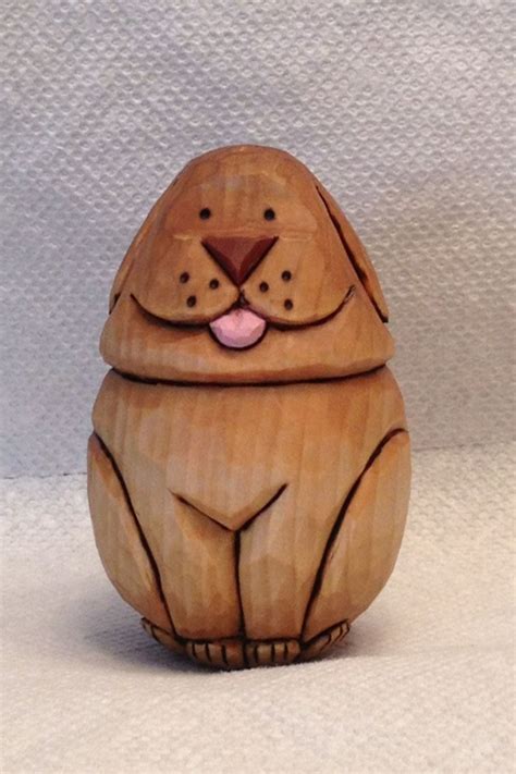 Making sculptures out of wood can be as easy or as complex as the image that the wood carver below are the most common tools used to have realistic handmade wooden animals sculptures. 40 Realistic Handmade Wooden Animals Sculptures