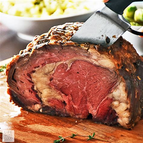 A big, beautiful piece of beef as the centerpiece of your table. Traditional Christmas Prime Rib Meal : A Fantastic Prime ...