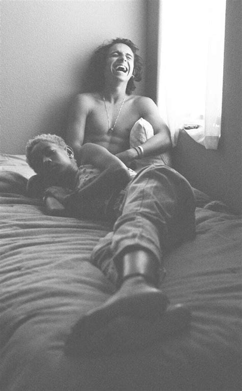 Moisés arias, julianne nicholson, sofia buenaventura, julian giraldo, karen quintero. Willow Smith's Topless Picture Is the Latest Instagram ...