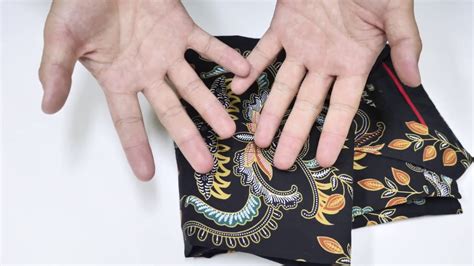 Cara memotong kain brokat super cantik. Cara Menjahit Kancing Baju Dengan Tangan | Video Tutorial - YouTube