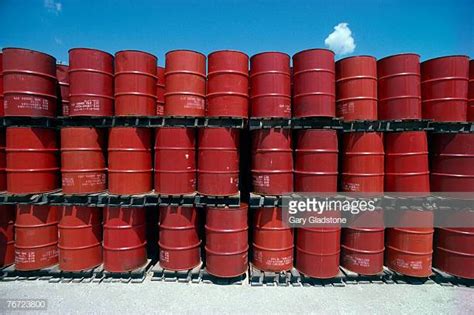 Harga minyak malaysia dikawal dan diberi subsidi oleh kerajaan malaysia. Harga minyak terus meningkat