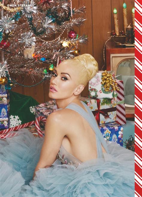 We go behind the scenes on the fashion photo shoot for her gx collection. Gwen Stefani Sexy - The Fappening Leaked Photos 2015-2021