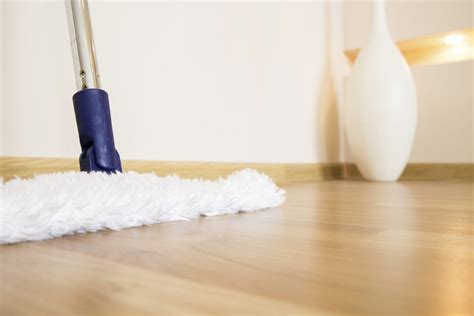 Harga lantai kayu vinyl, lantai parket laminate, harga jasa pemasangan, lantai kayu jati, harga parket teka, lantai kayu minimalis untuk bulan agustus 2021. Inilah Perbedaan Lantai Parket dan Vinyl, Lebih Bagus Mana?