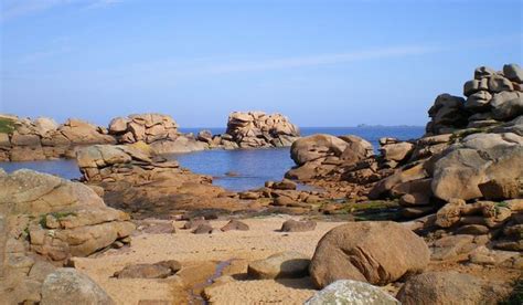 Sur les cartes dynamiques plus bas. Les Rochers - Perros-Guirec