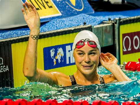 Man kan for eksempel få tre retter hos aamanns til 215 kroner eller to retter på bernstorff slot til 175 kroner. Pernille Blume Overcomes Hole in Heart to Remain World ...