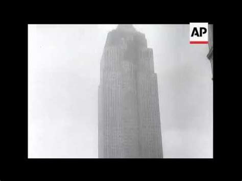 Plane crashes into empire state building. EMPIRE STATE BUILDING PLANE CRASH - YouTube
