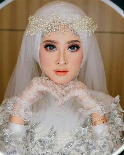 Sewa gaun pengantin modern jakarta, recommended bridal di jakarta, gaun pengantin modern it started in 2004, when the designer, ivonne couldn't find the dress for her own wedding, an elegant wedding gown that has. Pin by Mejbrilaila on Robe in 2020 | Muslimah wedding ...