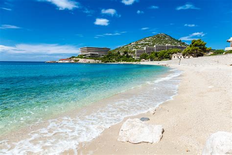 Entdeckt hier traumhafte sandstrände direkt an der adria inklusive atemberaubender bilder ⛱️. Mlini - ein idyllisches Paradies in Kroatien | Urlaubsguru.de