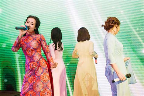 Chaudhary vaishali tây phương thừa hưởng hết gen trội của bố mẹ, chưa tròn tháng nhưng đã gây sốt trên mạng xã hội. Võ Hạ Trâm cùng chồng doanh nhân Ấn Độ "quậy" đến tận 0h ...