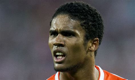 Kariyer sayfasında douglas costa de souza isimli futbolcunun sezon bazında takımının yer almış olduğu turnuvalardaki maç, gol, asist, sarı kart, kırmızı kart, oyuna girme, oyundan alınma. Bayern eye SHOCK move for Costa after deciding against Man ...