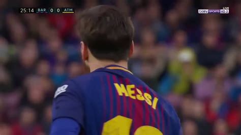 ويمر فالنسيا بفترة سيئة للغاية، فقد حقق فوزاً وحيداً خلال مباريات شهر أبريل. هدف ليونيل ميسي ضد اتلتيكو مدريد - YouTube