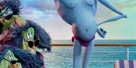 Dracula, mavis, johnny and the rest of the drac pack take a vacation on a luxury monster cruise ship, where dracula falls in love with the ship's captain, ericka, who's secretly a descendant of abraham van helsing, the notorious monster slayer. Hotel Transylvania 3: Summer Vacation Movie Review (2018 ...