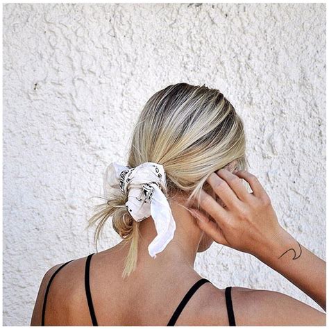 Celebs love short hairstyles, these haircuts look great for the spring and summer and you can transform your look for the new year. When you're stranded for 7 days island hopping without a ...