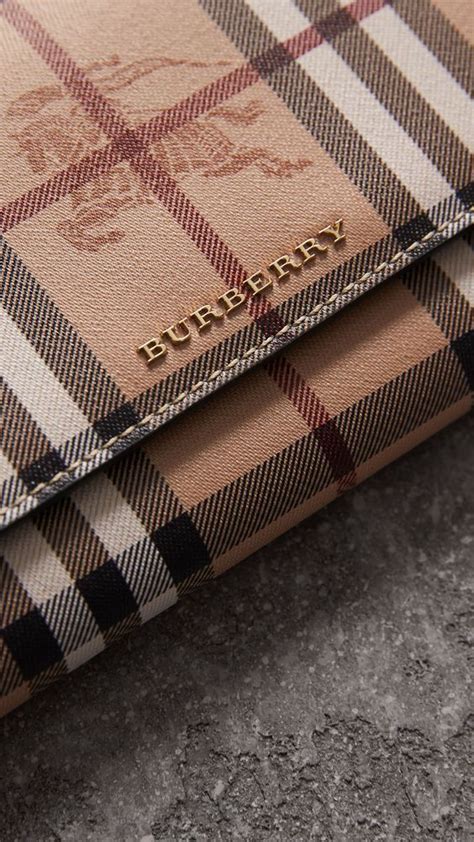 Unique burberry stickers featuring millions of original designs created and sold by independent artists. Pin de Miss Paty en Burberry | Fondos de pantalla de ...