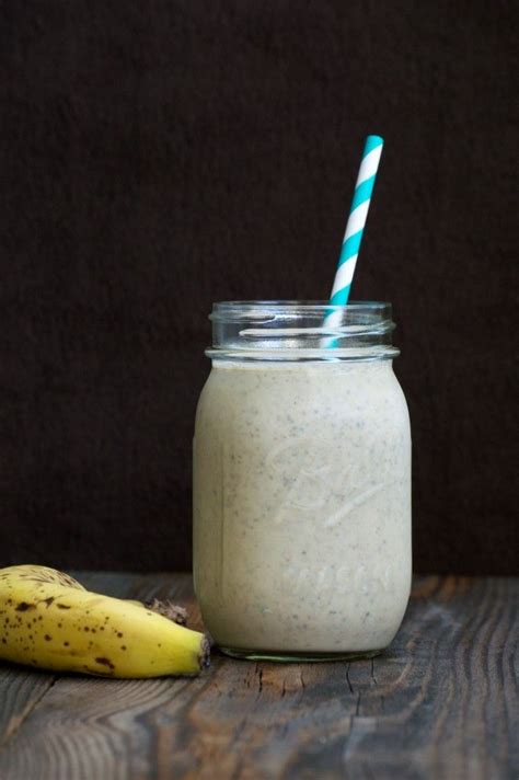 Almond milk is perfect for vegan smoothies: Creamy Breakfast Smoothie | Smoothies with almond milk ...