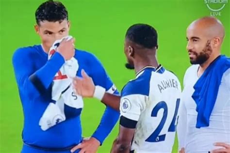 Последние твиты от thiago silva (@tsilva3). Chelsea fans react after video shows Thiago Silva wiping ...