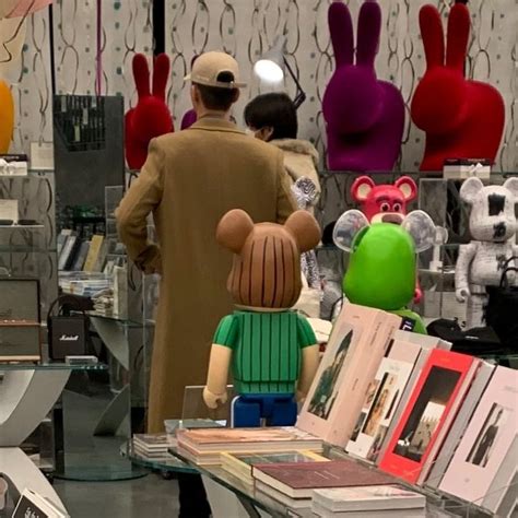 Bts's v, park seo joon, park hyung sik and more gather together for a pool party thank. BTS's V Spotted Shopping With His BFF, Actor Park Seo Joon