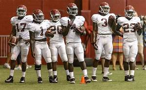 Alabama 39 S Freshman Running Backs Thrust Into Competition For Carries