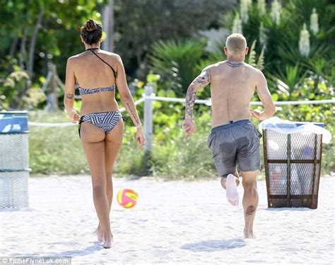 Who is david ospina wife? Real Madrid footballer James Rodriguez and beautiful wife ...
